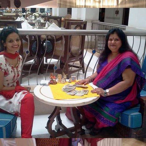 Mallikaa giving a reading to a client